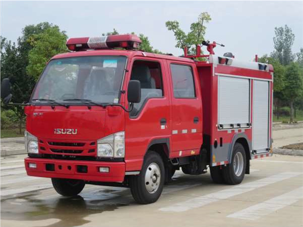 福田四驅叢林消防車(chē)合用于丘陵山地凹地河谷等地帶四驅叢林消防運兵車(chē)懦夫越野運？高考應急保障公交車(chē)