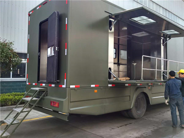 2方水罐消防車(chē)連系國內領(lǐng)先的5G通信和互聯(lián)網(wǎng)物聯(lián)網(wǎng)及大數據云聰慧等焦點(diǎn)手藝